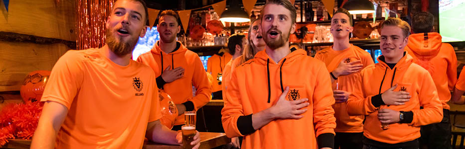 aantal Onweersbui vaardigheid Shop Oranje kleding online | Sportdirect.com